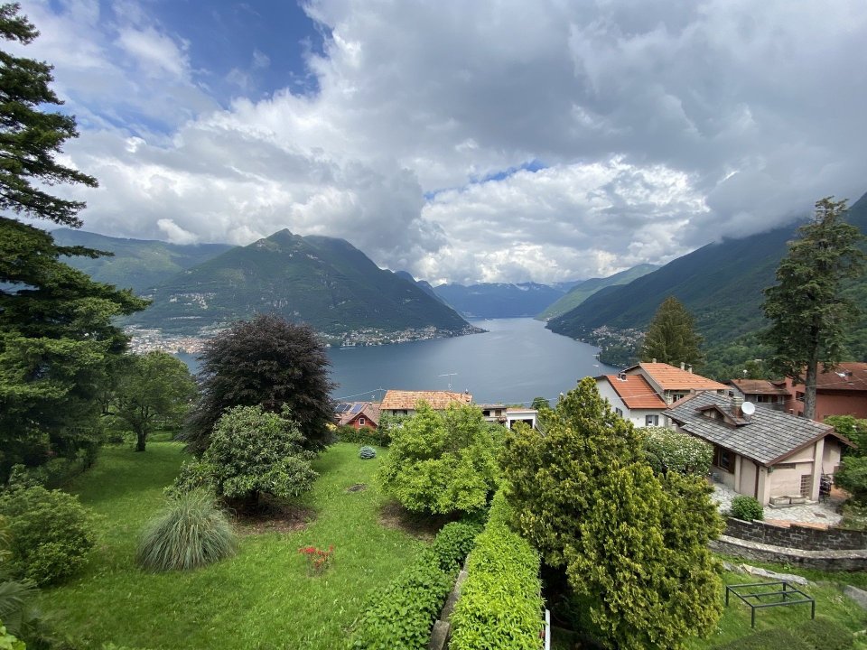 A vendre villa by the lac Faggeto Lario Lombardia foto 27